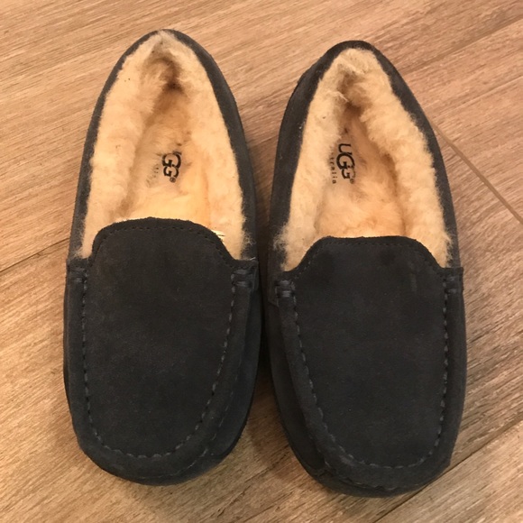 Like New UGG blue/grey kids slippers, size 1 - Picture 2 of 5
